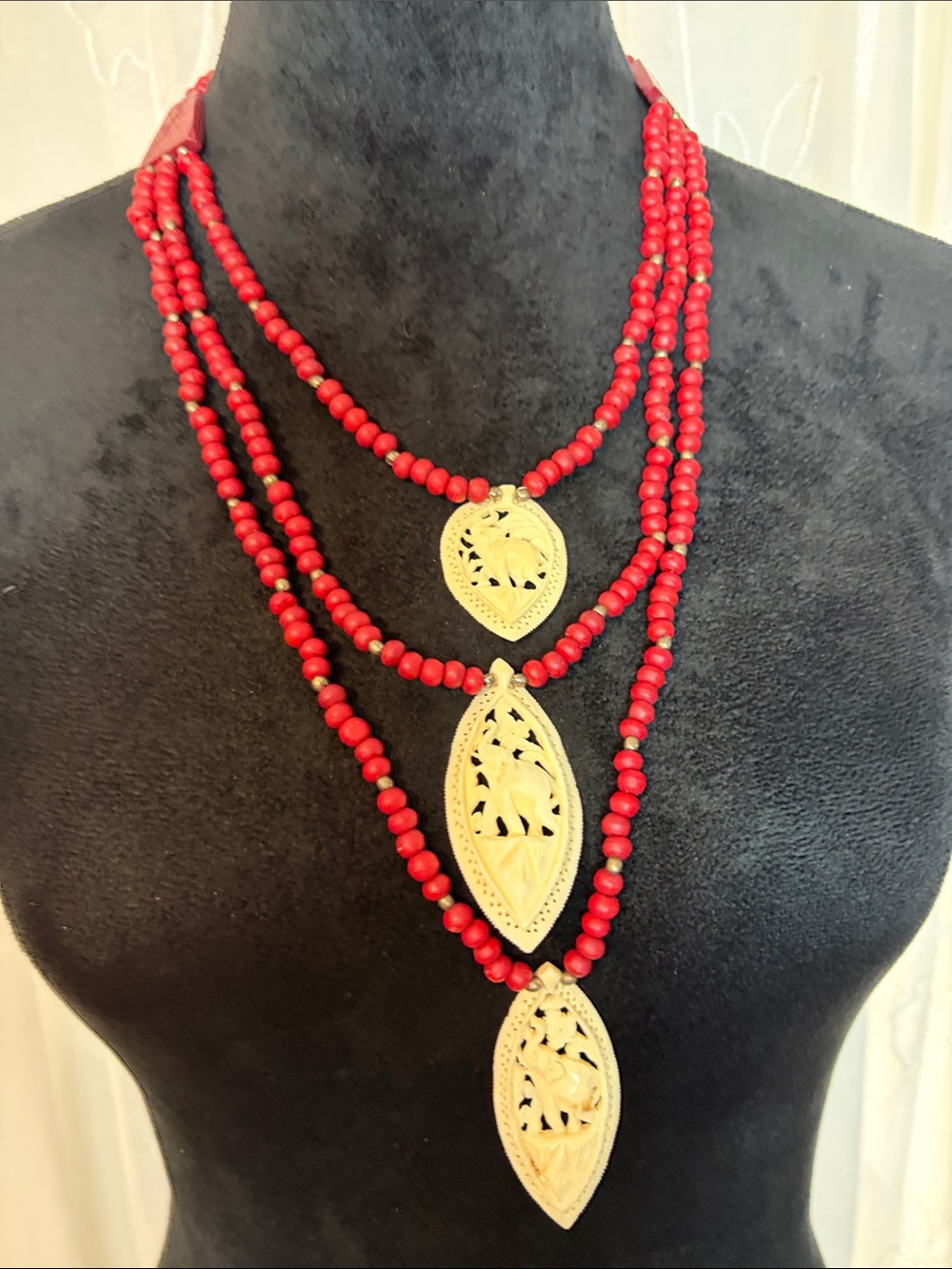 Vintage Red hand carved Beaded Triple-Strand Necklace with hand carved pendants